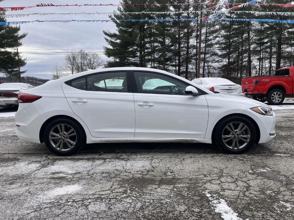 2017 Hyundai Elantra Image 4