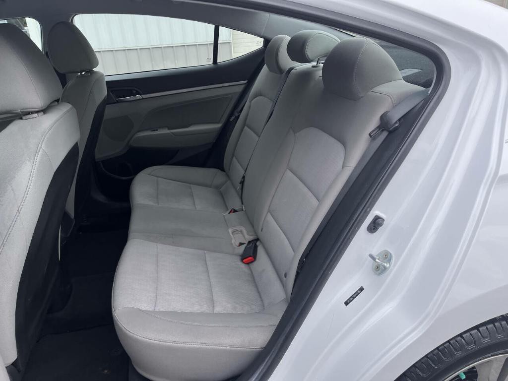 2017 Hyundai Elantra Image 10