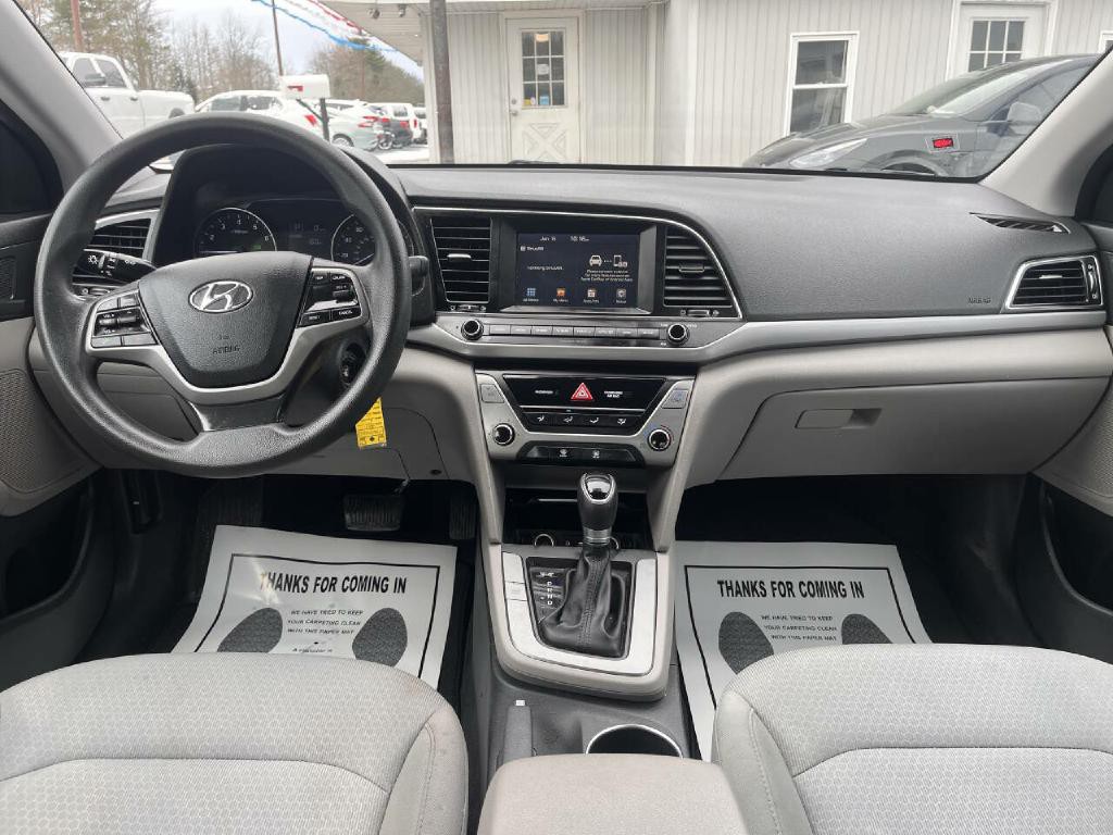 2017 Hyundai Elantra Image 11