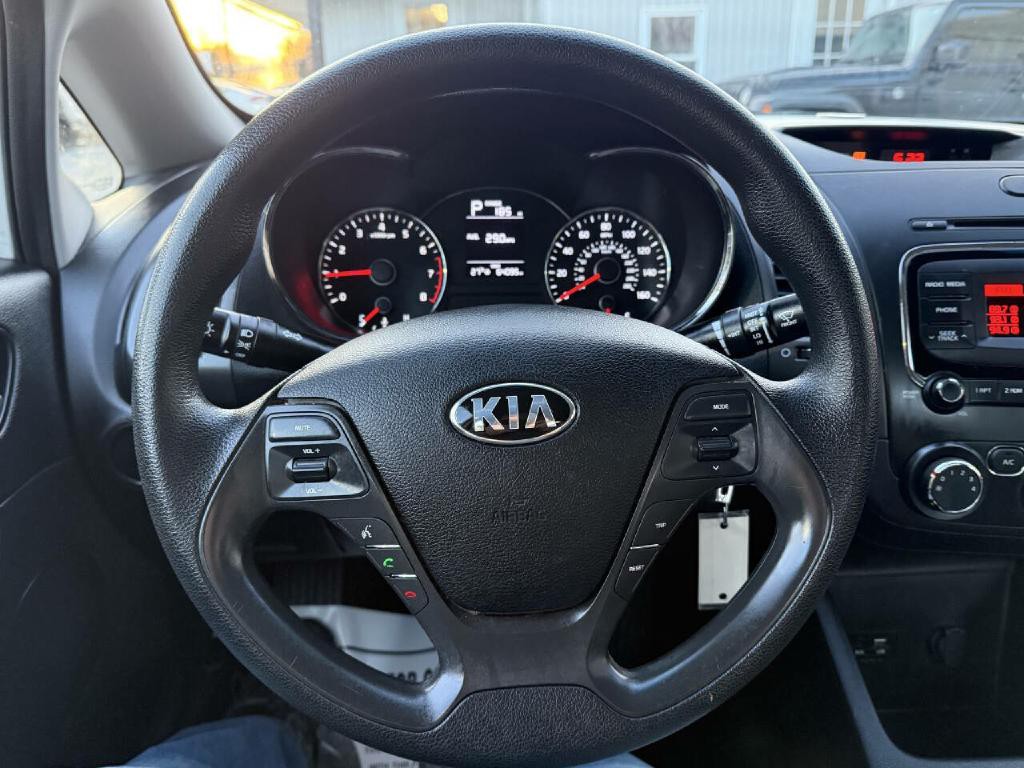 2017 Kia Forte Image 10