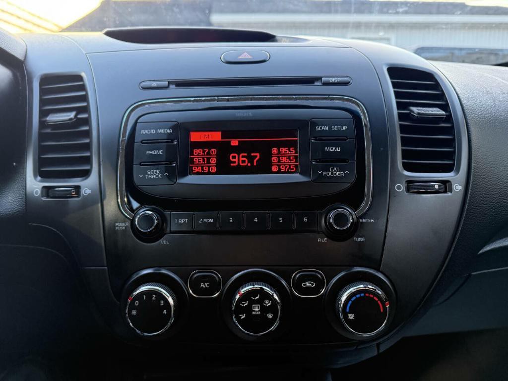 2017 Kia Forte Image 16