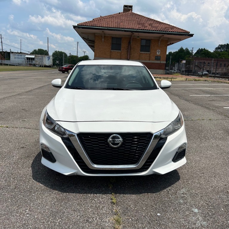 2019 Nissan Altima Image 2