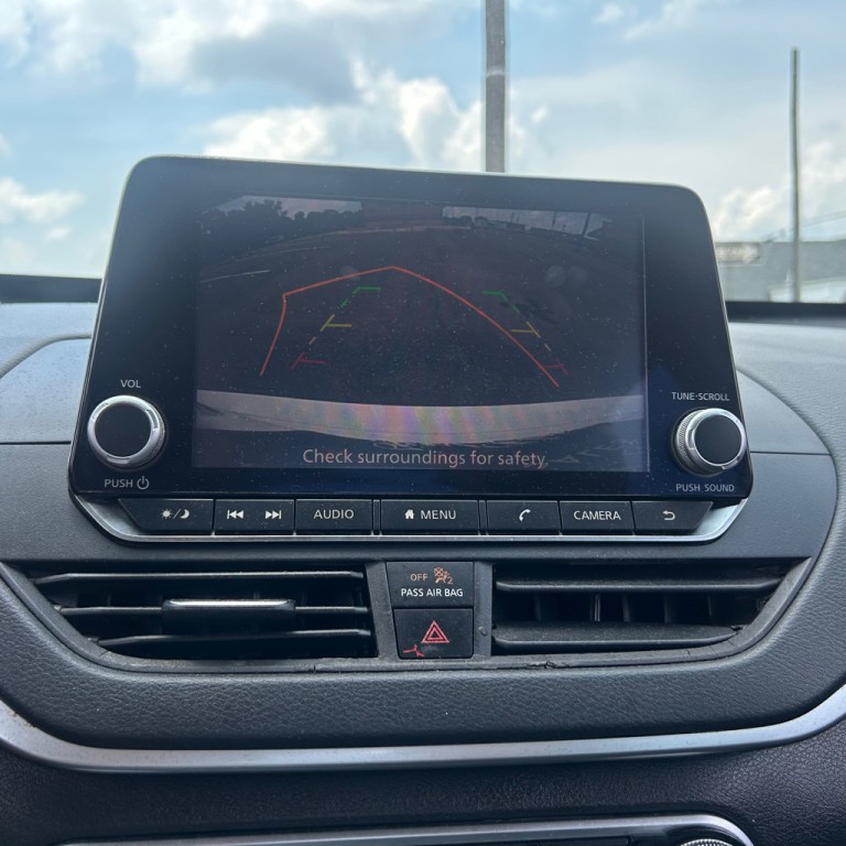 2019 Nissan Altima Image 12