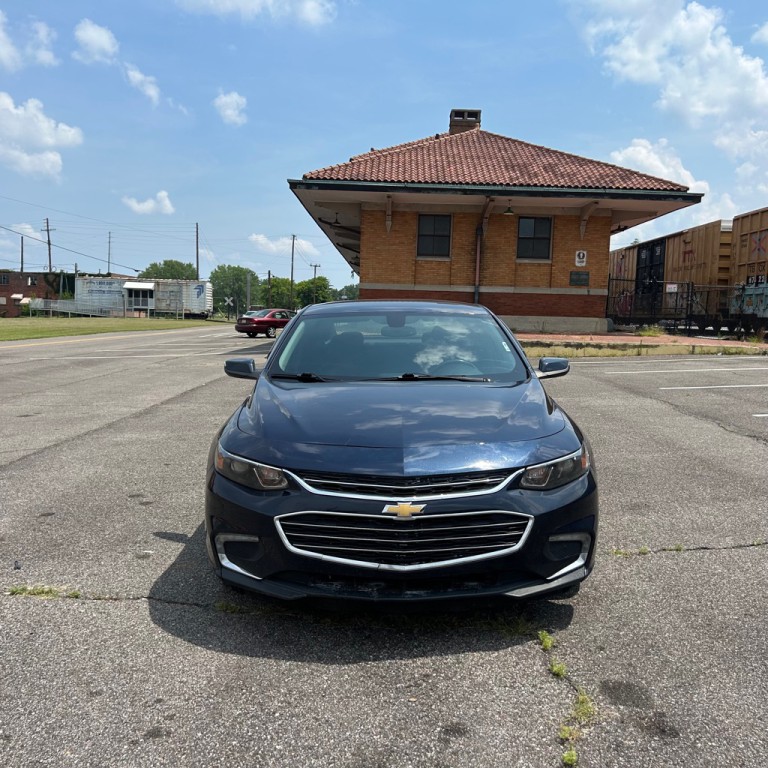 2016 Chevrolet Malibu Image 2