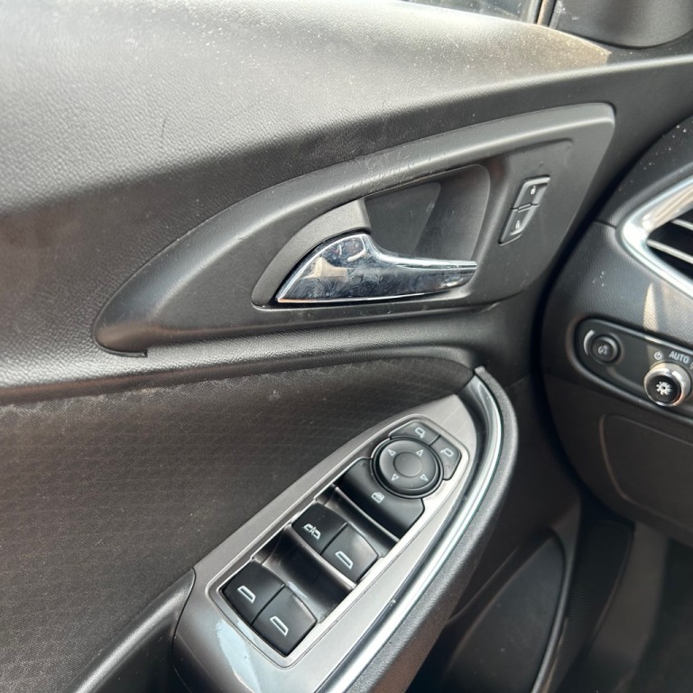 2016 Chevrolet Malibu Image 8