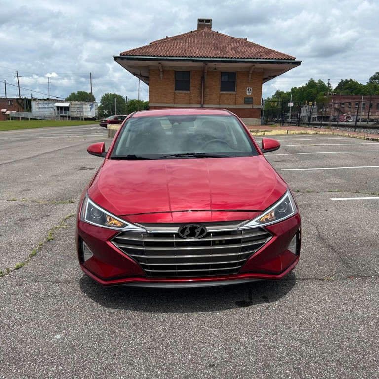 2019 Hyundai Elantra Image 2