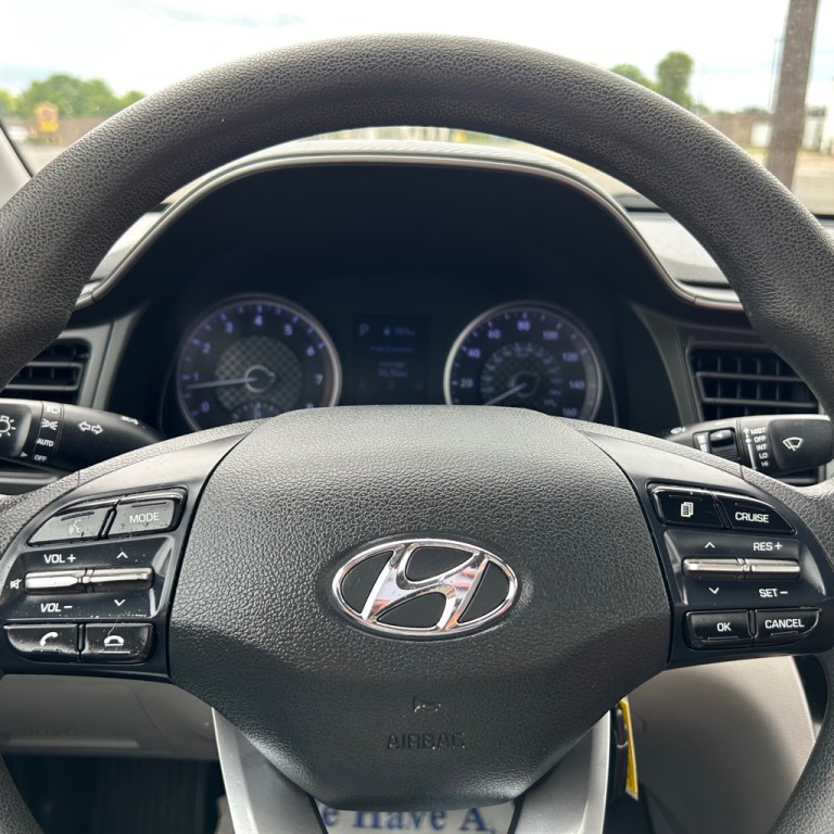 2019 Hyundai Elantra Image 9