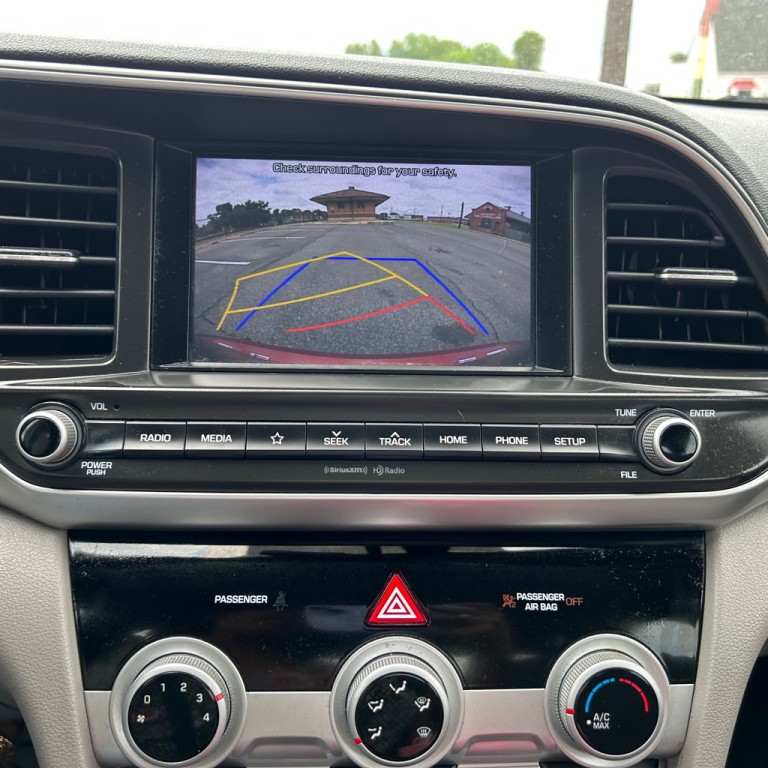 2019 Hyundai Elantra Image 11