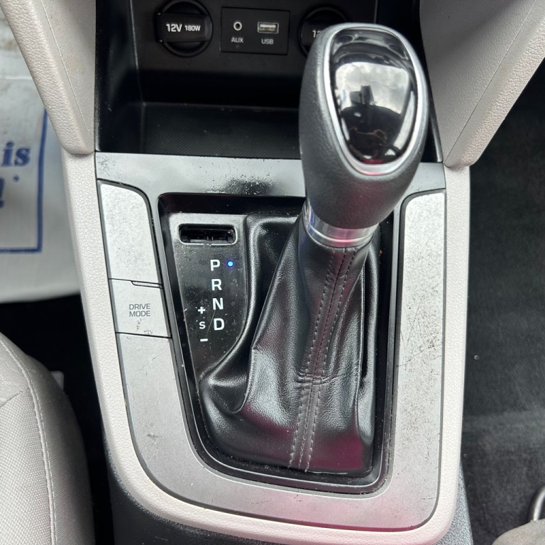 2019 Hyundai Elantra Image 15