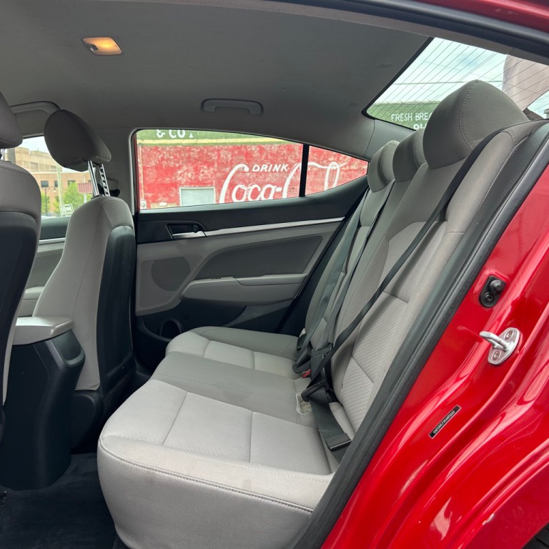 2019 Hyundai Elantra Image 16