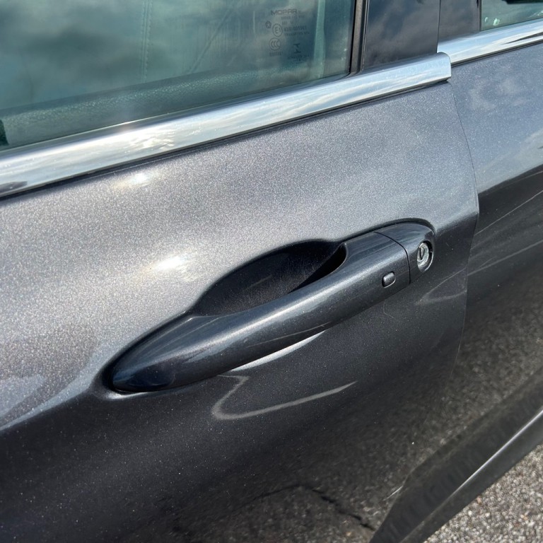 2015 Chrysler 200 Image 6