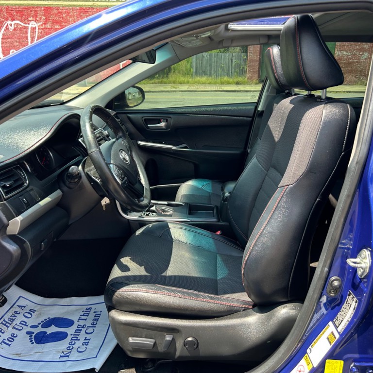 2016 Toyota Camry Image 4