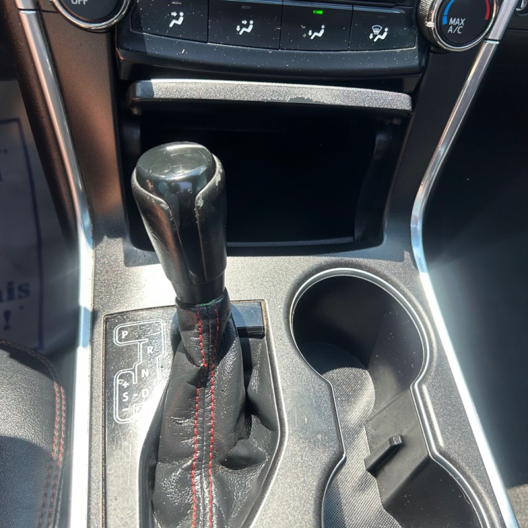 2016 Toyota Camry Image 11