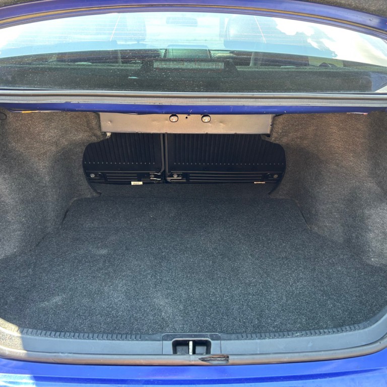 2016 Toyota Camry Image 13