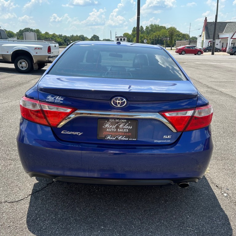 2016 Toyota Camry Image 15