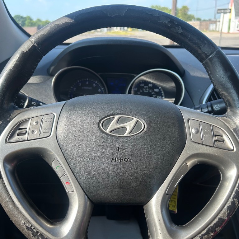 2012 Hyundai Tucson Image 9
