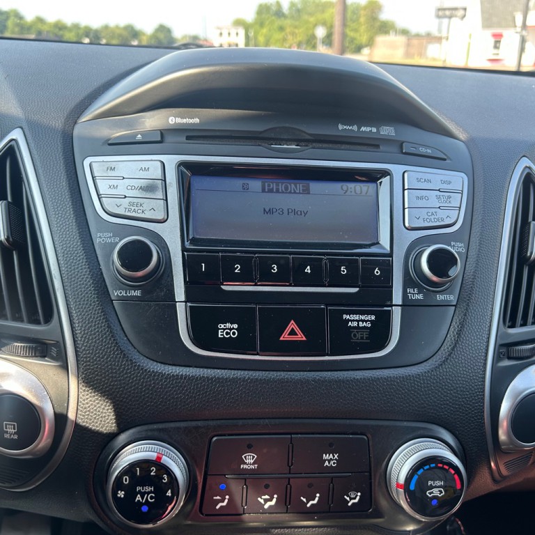 2012 Hyundai Tucson Image 10