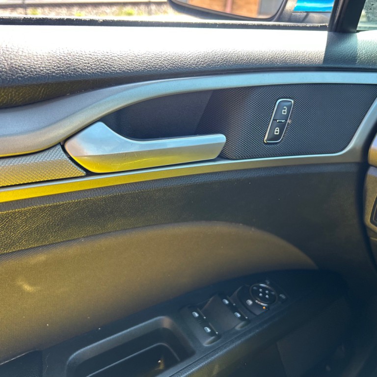 2020 Ford Fusion Image 7