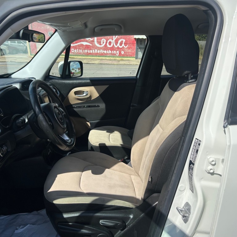 2015 Jeep Renegade Image 4