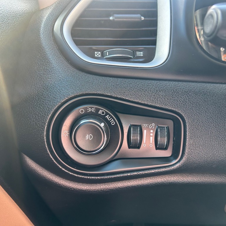 2015 Jeep Renegade Image 7