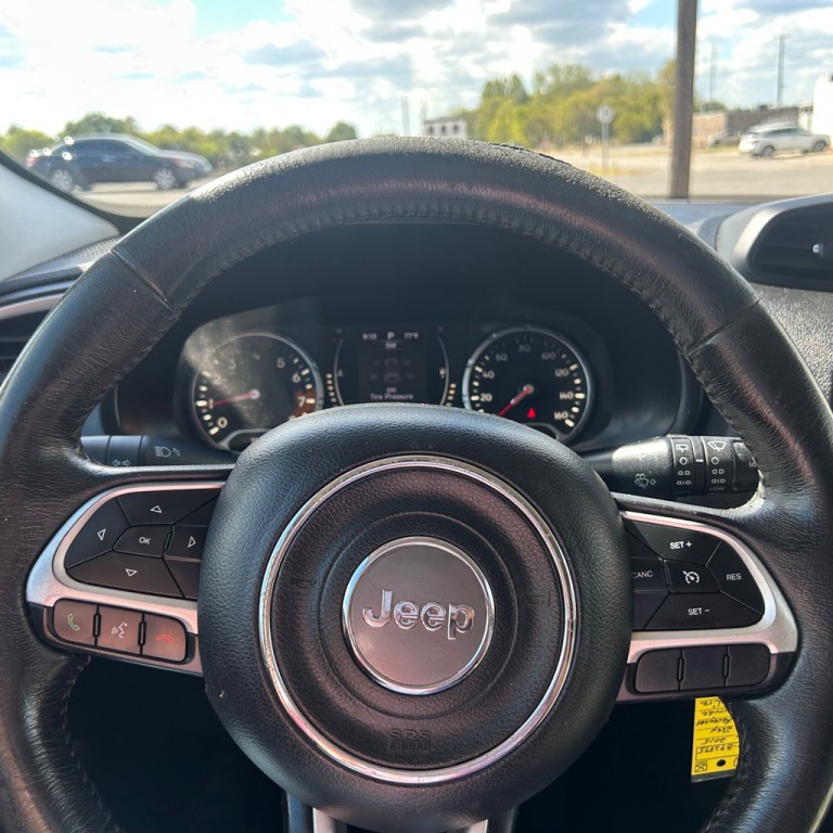 2015 Jeep Renegade Image 8