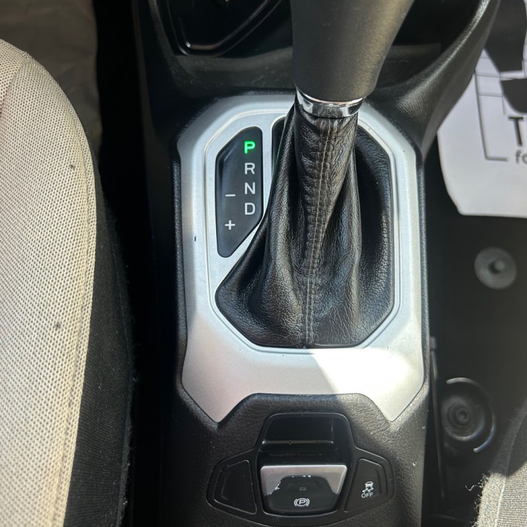 2015 Jeep Renegade Image 11