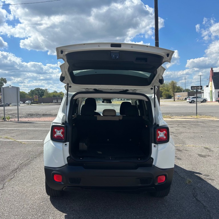 2015 Jeep Renegade Image 14