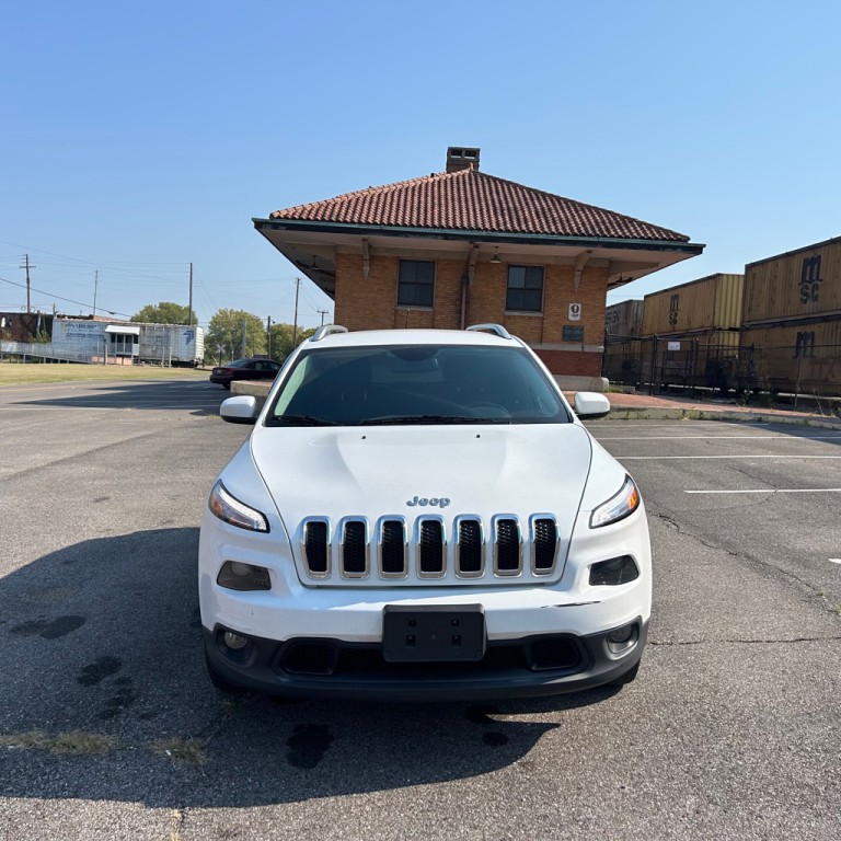 2017 Jeep Cherokee Image 2