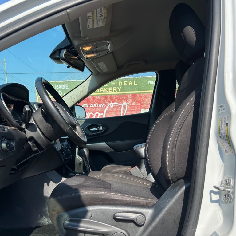 2017 Jeep Cherokee Image 4