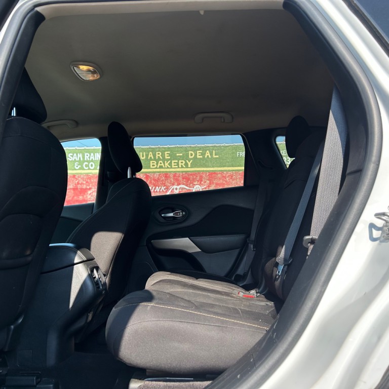 2017 Jeep Cherokee Image 6