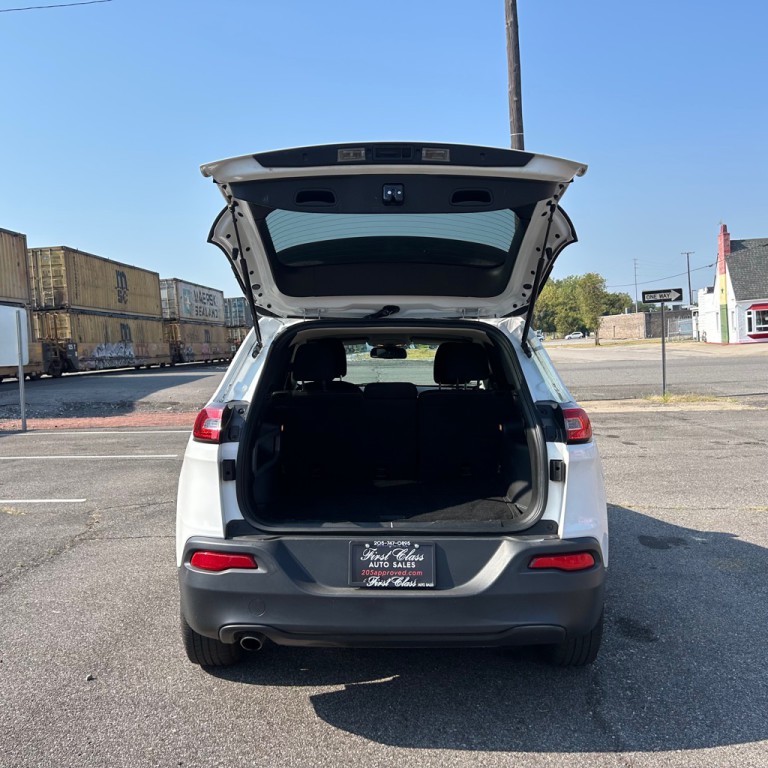 2017 Jeep Cherokee Image 8