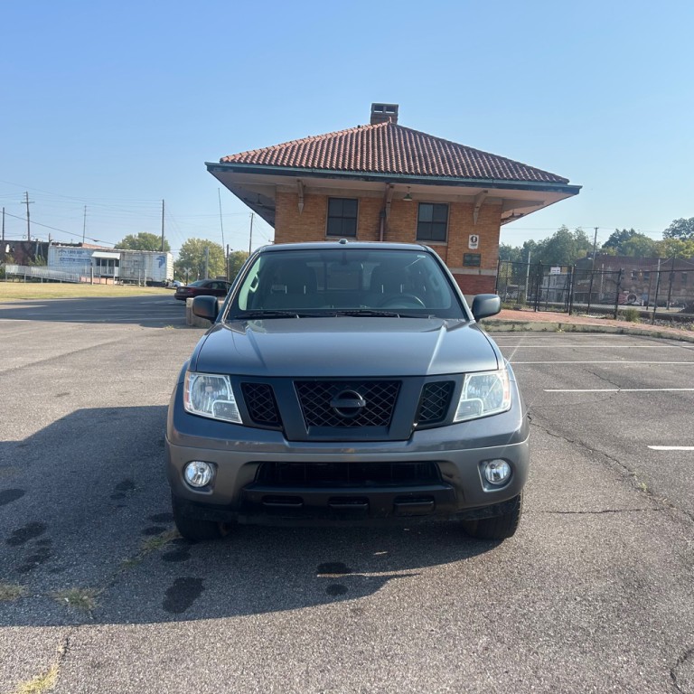 2016 Nissan Frontier Image 2