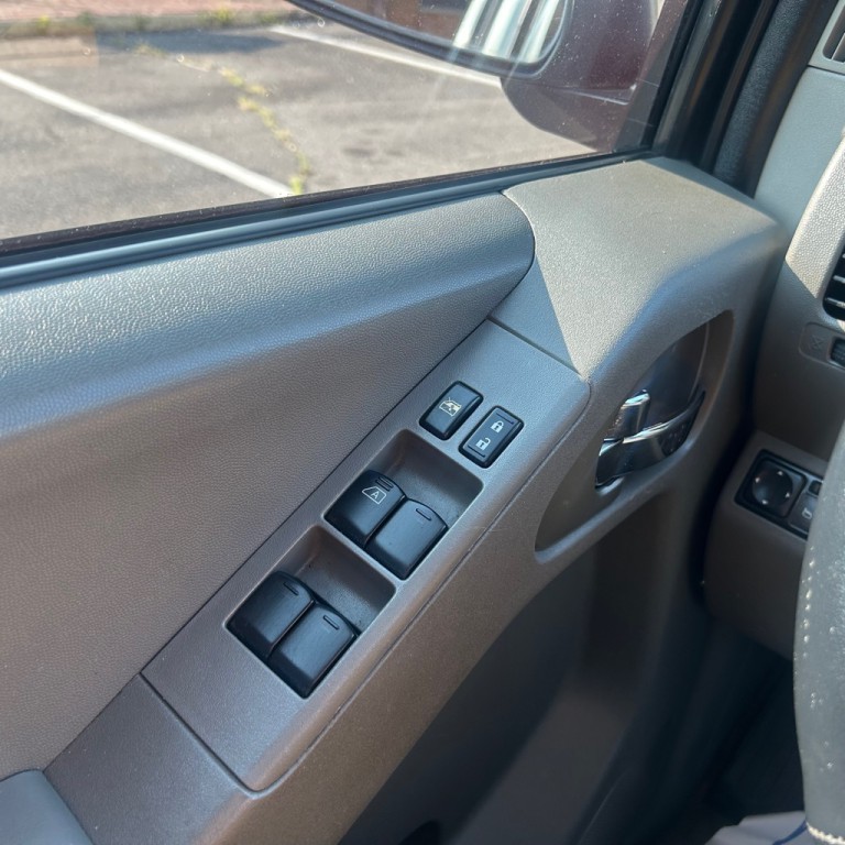 2016 Nissan Frontier Image 6