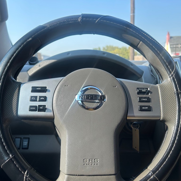2016 Nissan Frontier Image 8