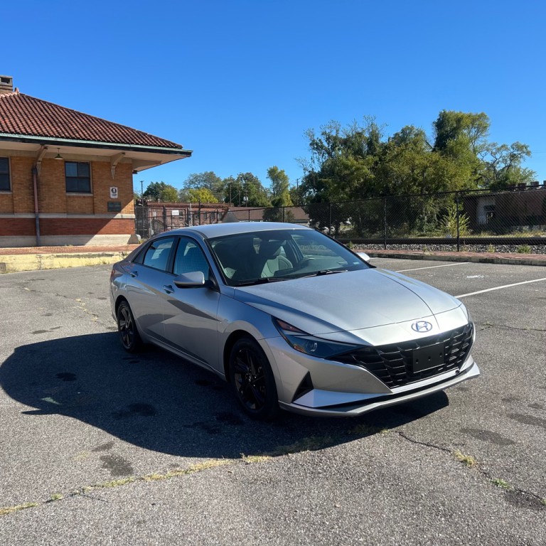 2021 Hyundai Elantra Image 1