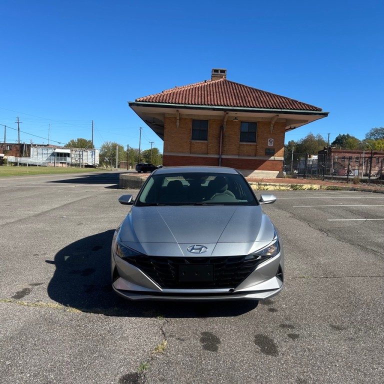 2021 Hyundai Elantra Image 2