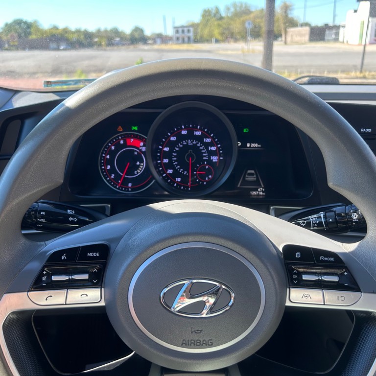 2021 Hyundai Elantra Image 8