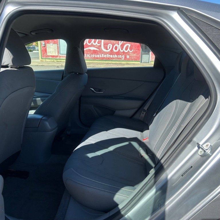 2021 Hyundai Elantra Image 11