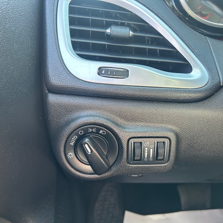 2015 Dodge Dart Image 8