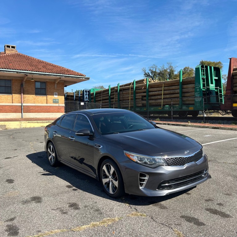 2017 Kia Optima Image 1
