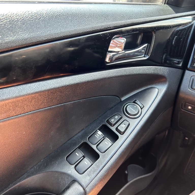 2013 Hyundai Sonata Image 9