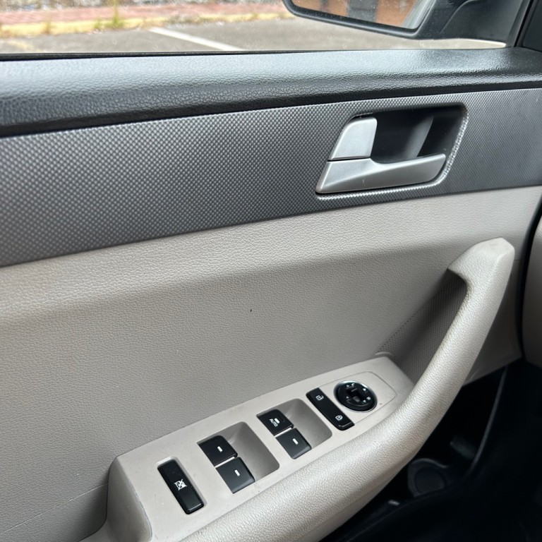 2016 Hyundai Sonata Image 6