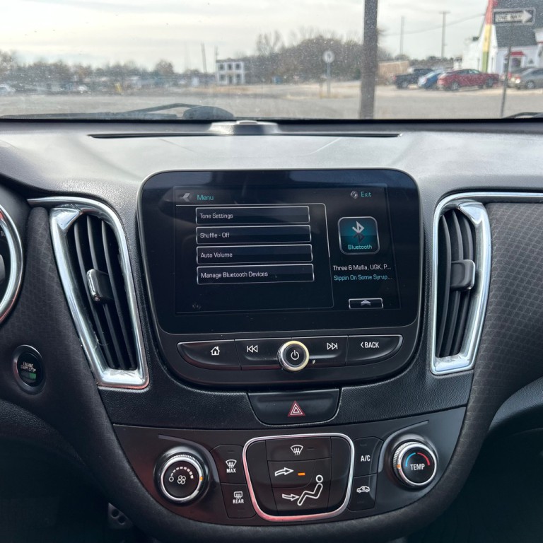 2016 Chevrolet Malibu Image 8