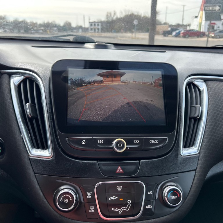 2016 Chevrolet Malibu Image 9