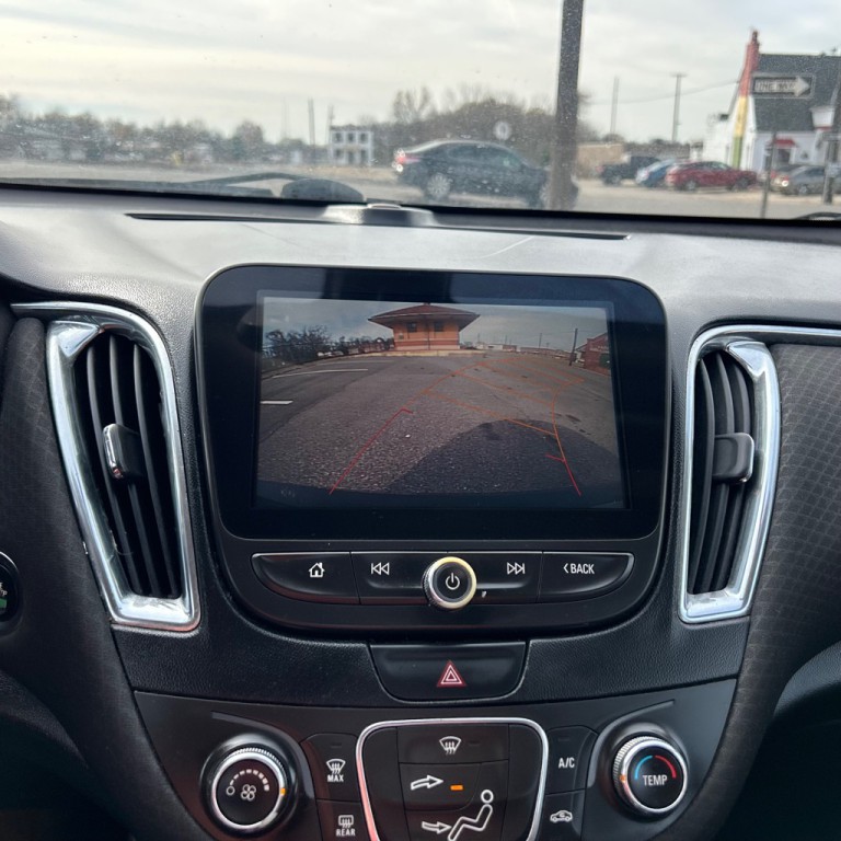 2016 Chevrolet Malibu Image 11