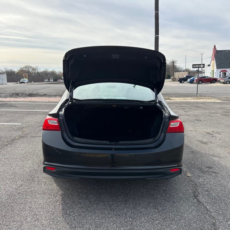 2016 Chevrolet Malibu Image 13