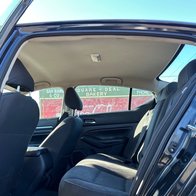 2022 Nissan Altima Image 14