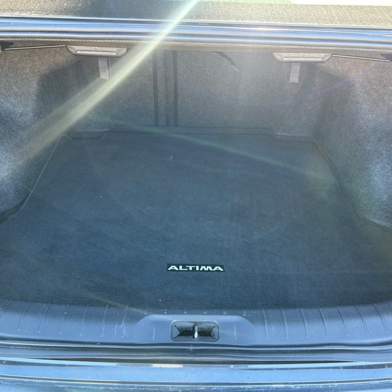 2022 Nissan Altima Image 16