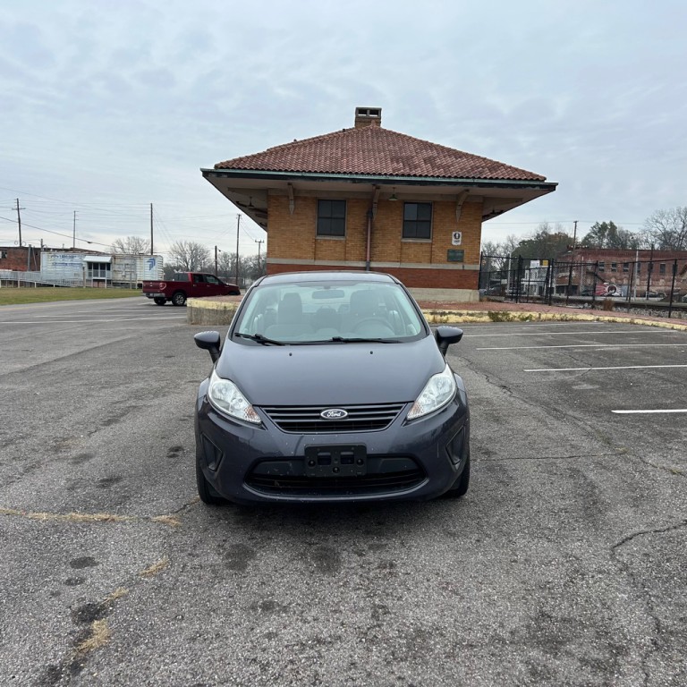 2013 Ford Fiesta Image 2