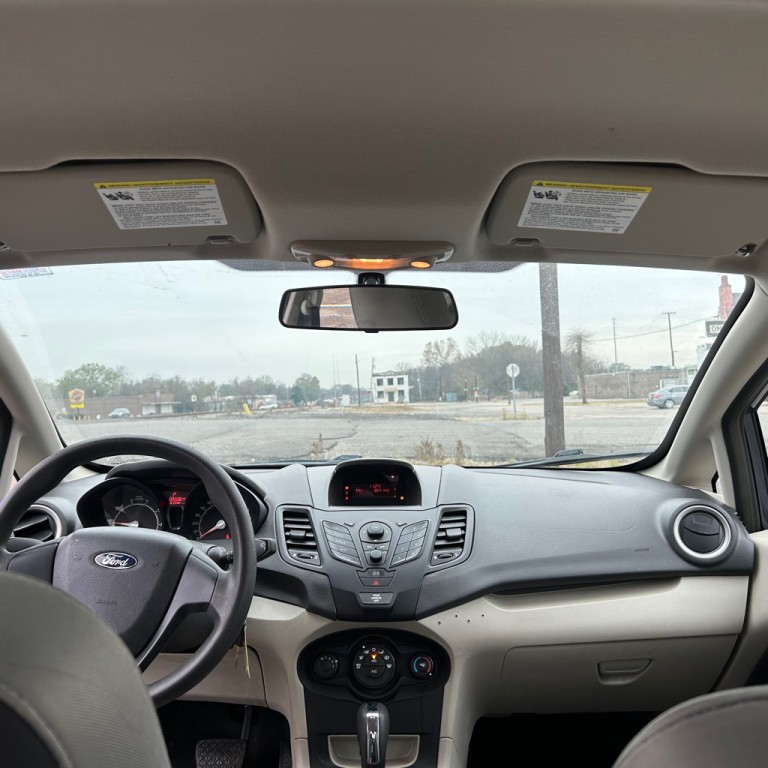 2013 Ford Fiesta Image 5